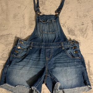 Short overalls